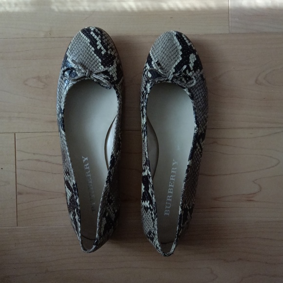 Burberry Shoes - Picture 1 of 3